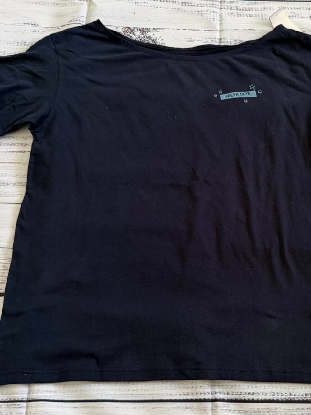 Hollister Women/Junior's Freya Skye Shirt size Small NWT's